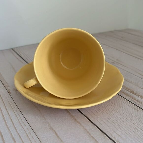 1950s Grindley Laburnum (yellow) Petalware teacup and saucer. - Picture 3 of 7